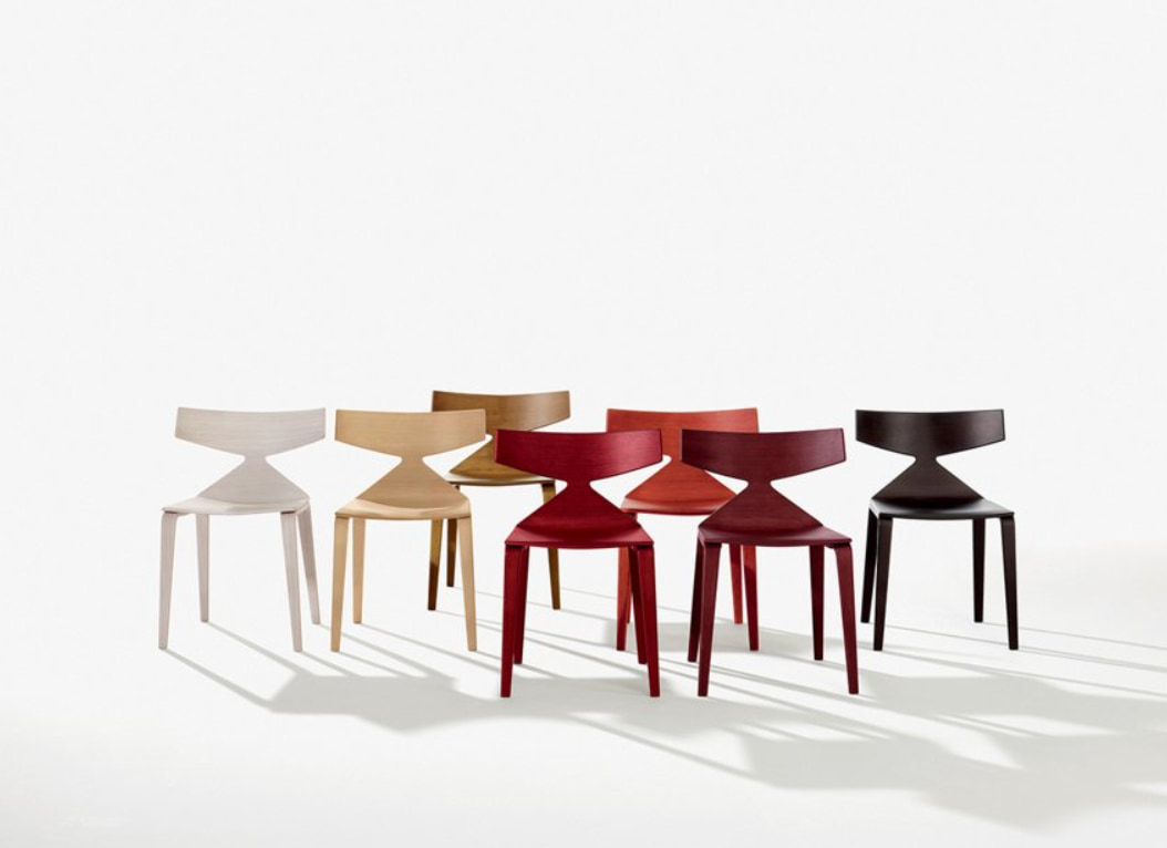 Sillas ARPER y otros muebles de diseño, disponibles en el showroom del Studio de interiorismo Ferruz, Barcelona. Sillas ARPER y otros muebles de diseño, disponibles en el showroom del Studio de interiorismo Ferruz, Barcelona.